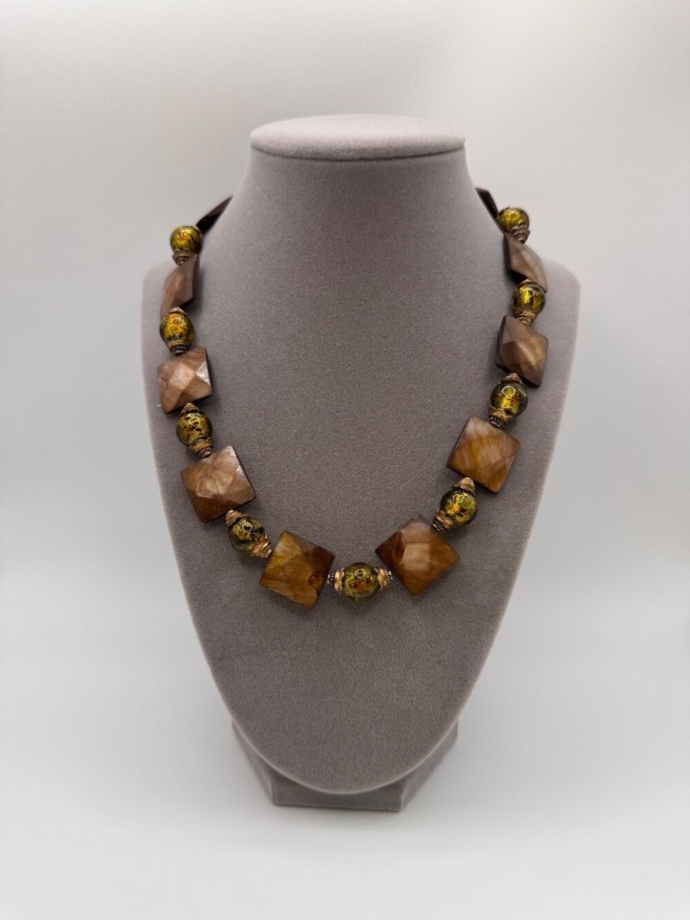 Vintage Abalone Art Glass Necklace Gold Foil Lampwork Beads Faceted Square 18”